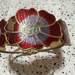 Beautiful gold tone red bracelet